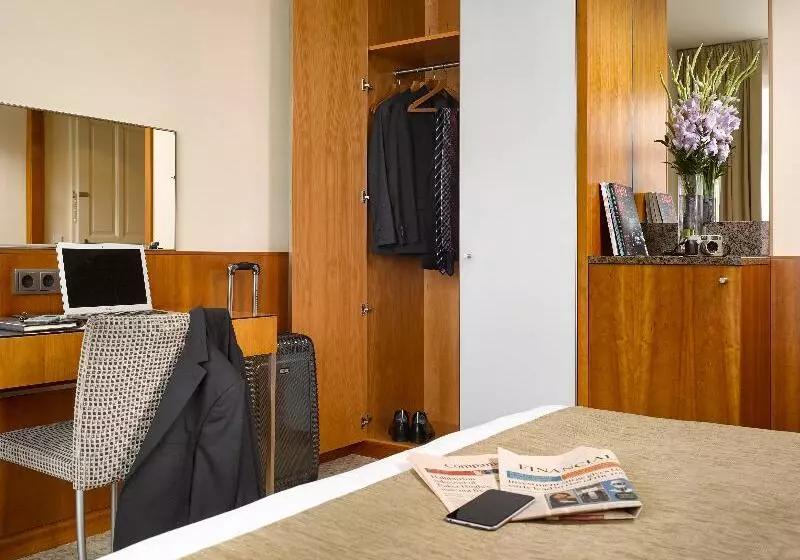 اتاق خانوادگی, Starhotels Majestic