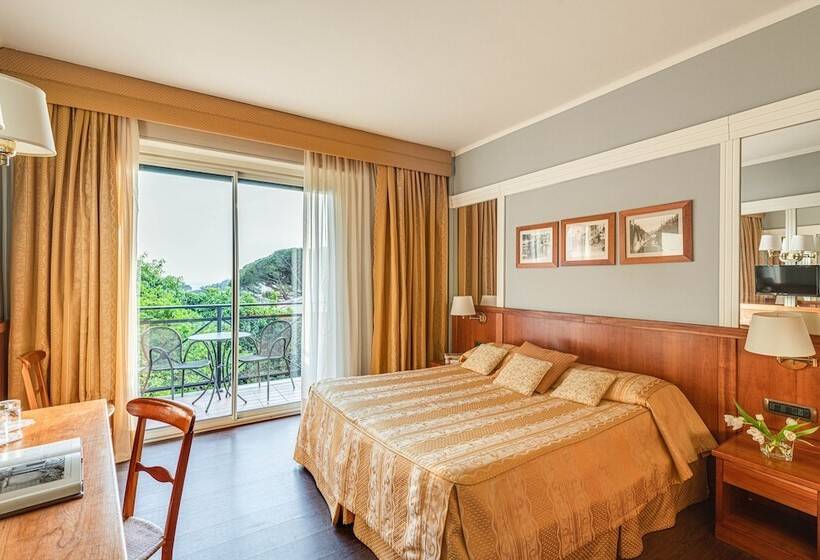 חדר קלאסי, Vis à Vis