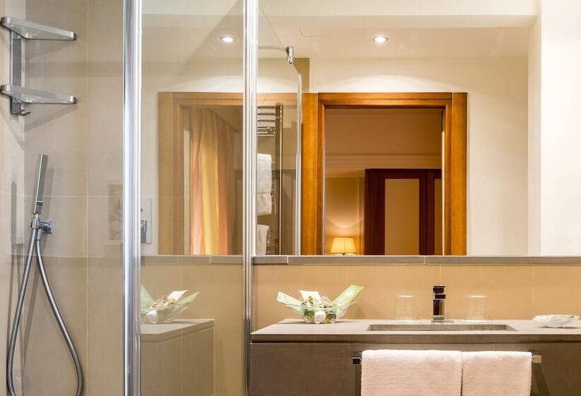 חדר סופריור עם נוף לים ומרפסת, Vis à Vis