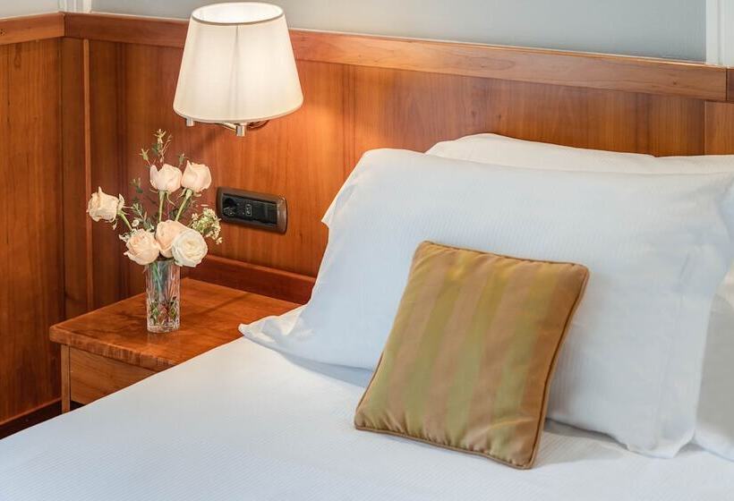 חדר סטנדרט, Vis à Vis