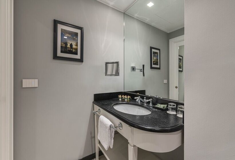 חדר דלוקס, Vis à Vis