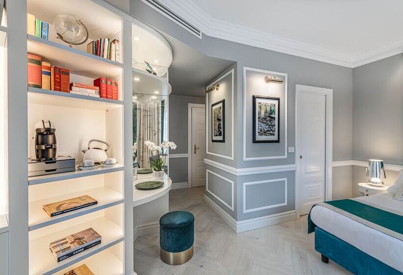 חדר דלוקס, Vis à Vis