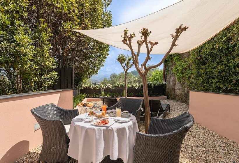 סוויטת ג'וניור דלוקס, Vis à Vis