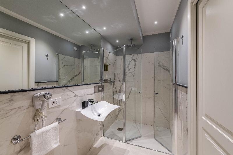 חדר דלוקס, Vis à Vis