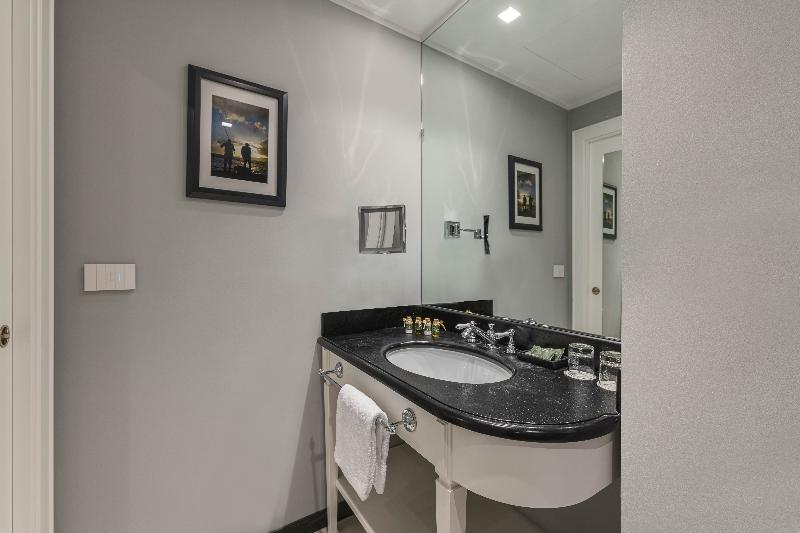 חדר דלוקס, Vis à Vis