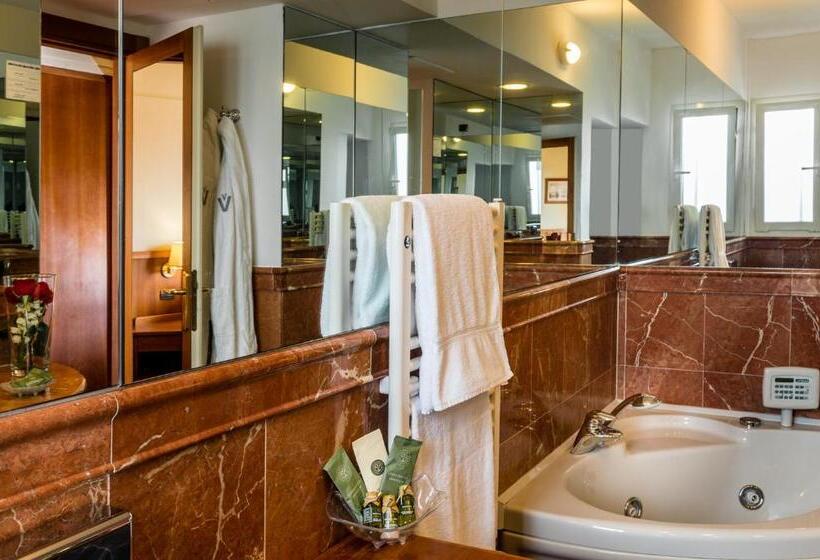 סוויטת ג'וניור סופריור נוף לים, Vis à Vis