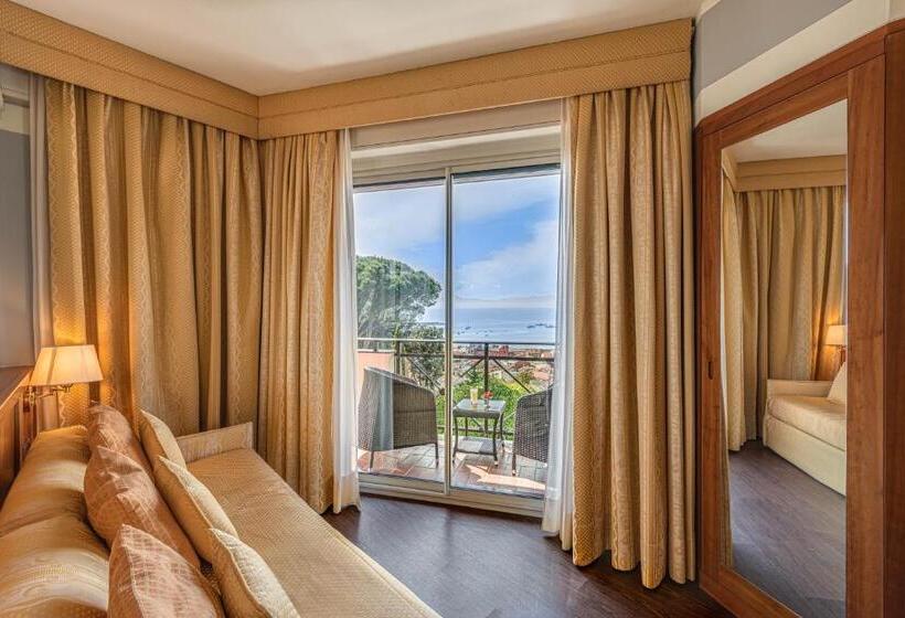 جناح جونيور سوبيريور مطل على البحر, Vis à Vis