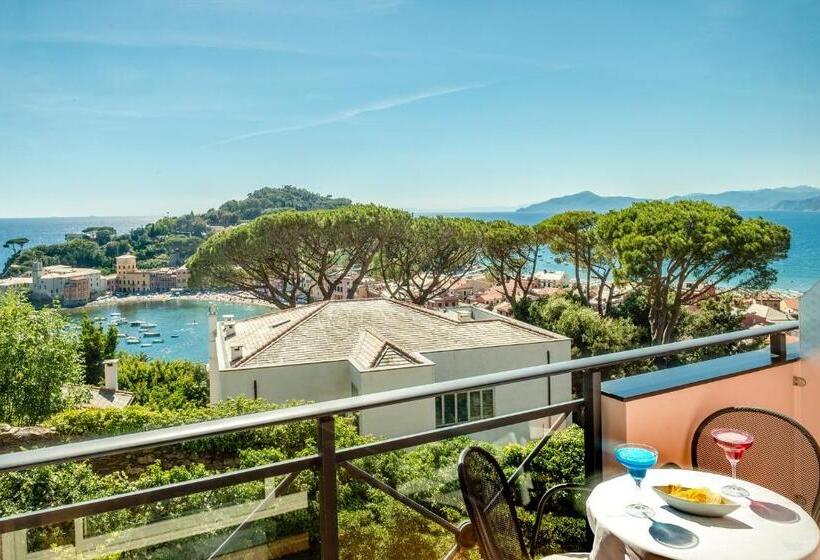 חדר סופריור עם נוף לים ומרפסת, Vis à Vis