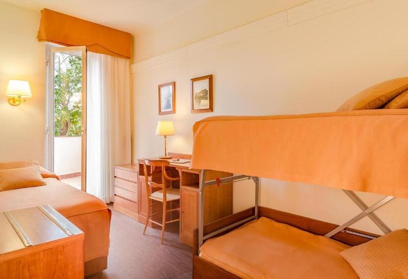 חדר משפחתי, Vis à Vis