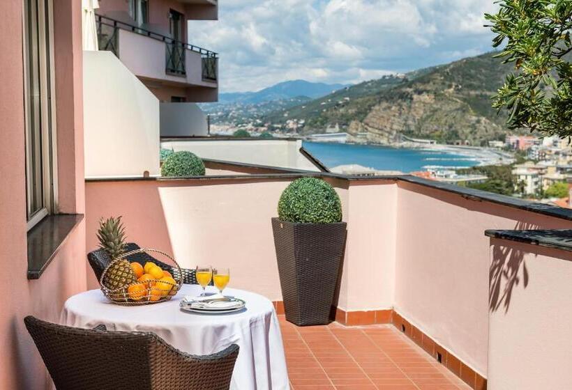 חדר משפחתי, Vis à Vis