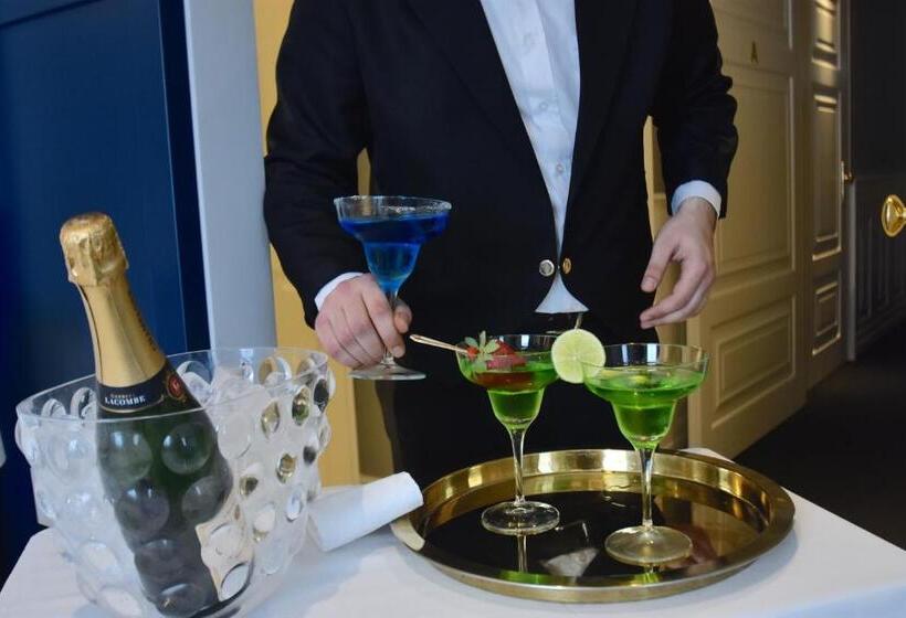 סוויטת ג'וניור דלוקס נוף לים, Vis à Vis