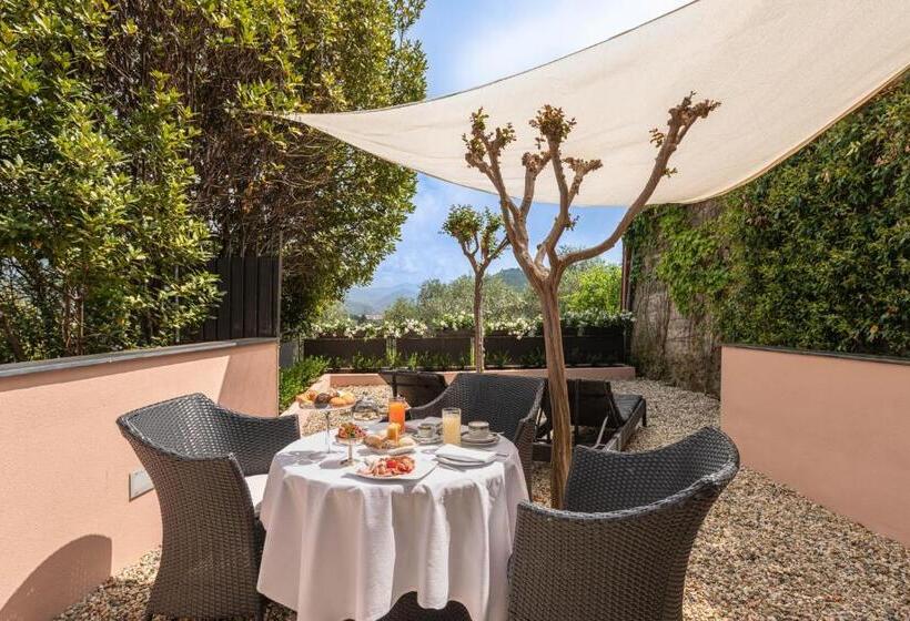 סוויטת ג'וניור נוף לגינה, Vis à Vis