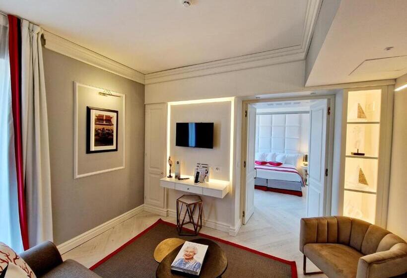 סוויטה עם נוף לעיר, Vis à Vis