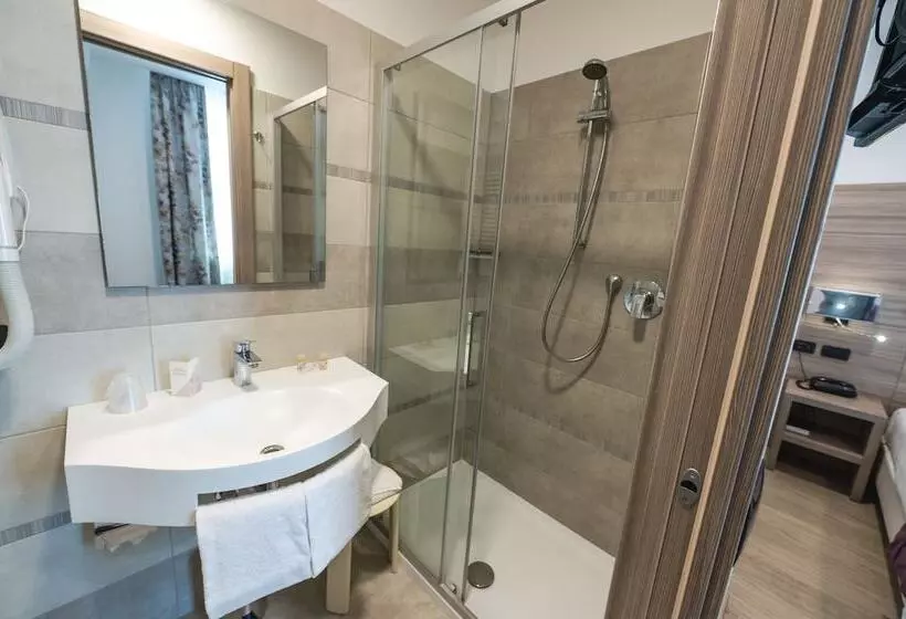 Comfort Kolmen Hengen Huone, Coccodrillo Hotel & Apartments