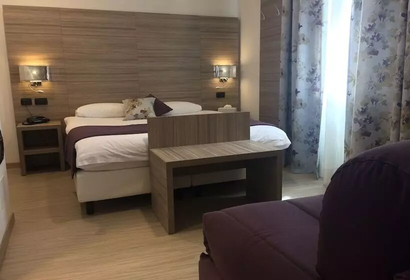 Comfort Kolmen Hengen Huone, Coccodrillo Hotel & Apartments