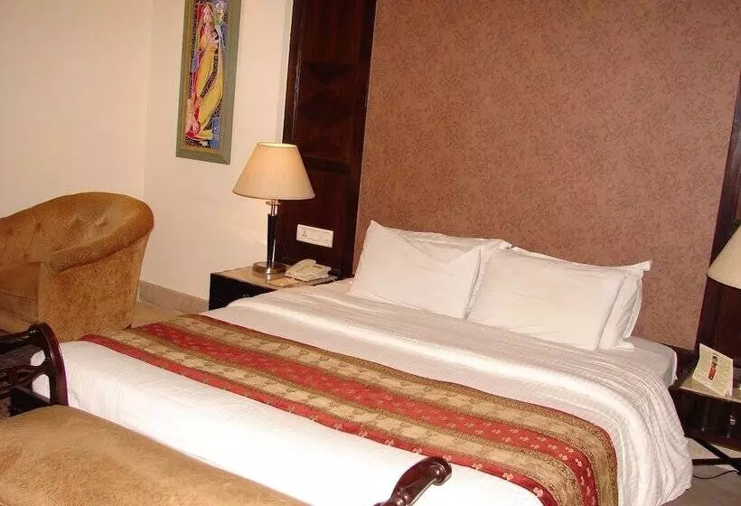 クラブルーム, V Sarovar Portico Mi Road Jaipur