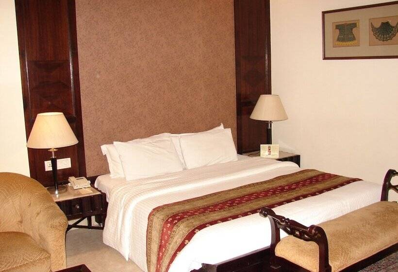 클럽 룸, V Sarovar Portico Mi Road Jaipur