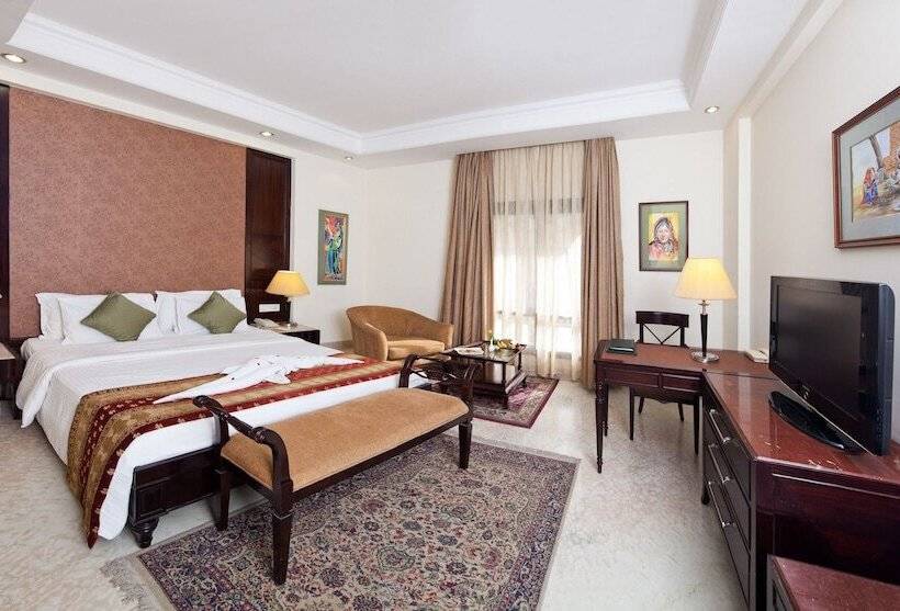 클럽 룸, V Sarovar Portico Mi Road Jaipur