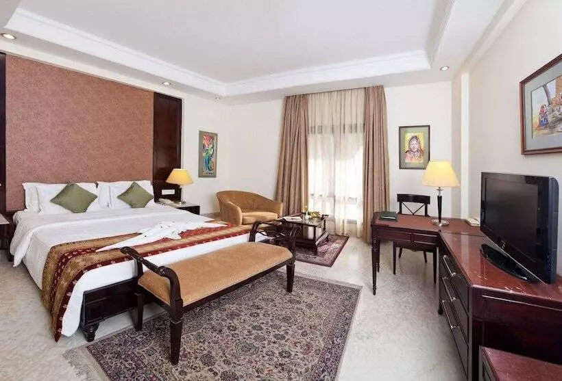 クラブルーム, V Sarovar Portico Mi Road Jaipur