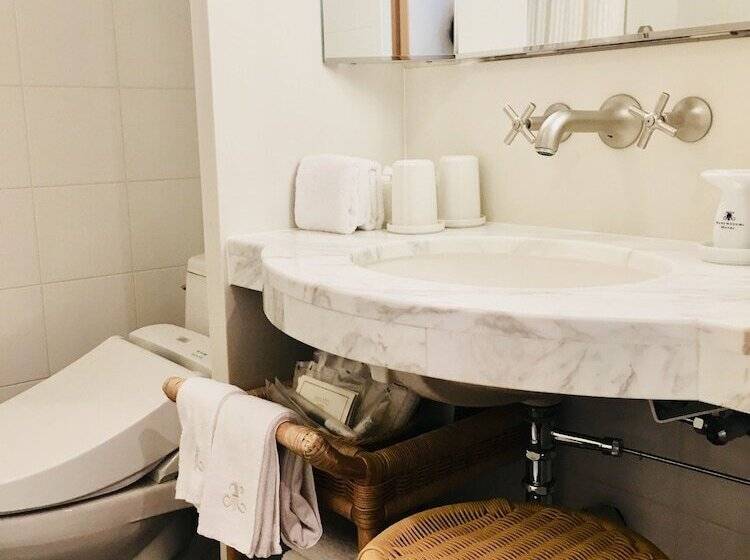 标准间, Marunouchi