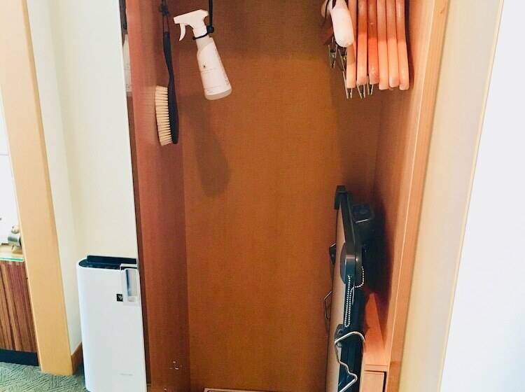 标准间, Marunouchi