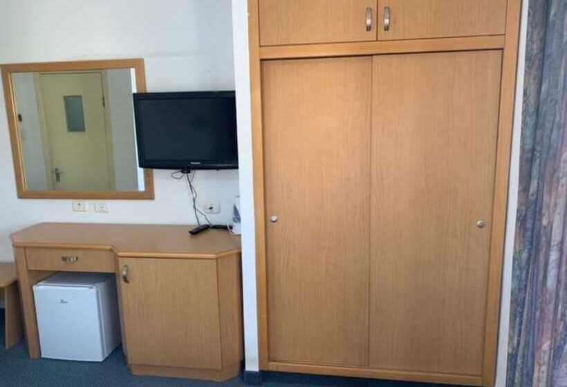 标准单人间, Mount Of Olives