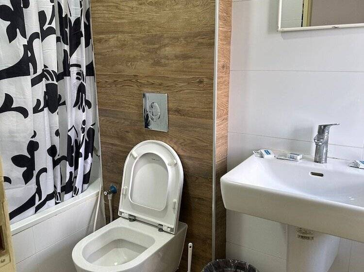 标准三人间, Mount Of Olives