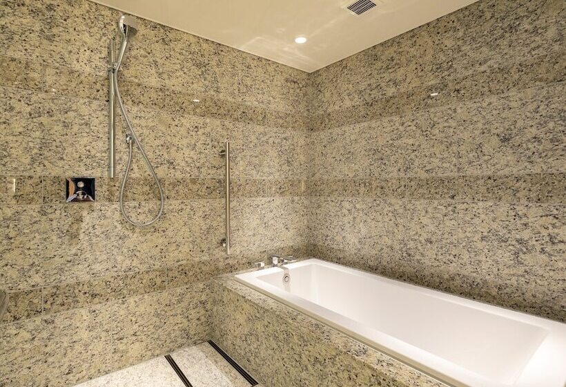 디럭스 스위트, Nikko Fukuoka