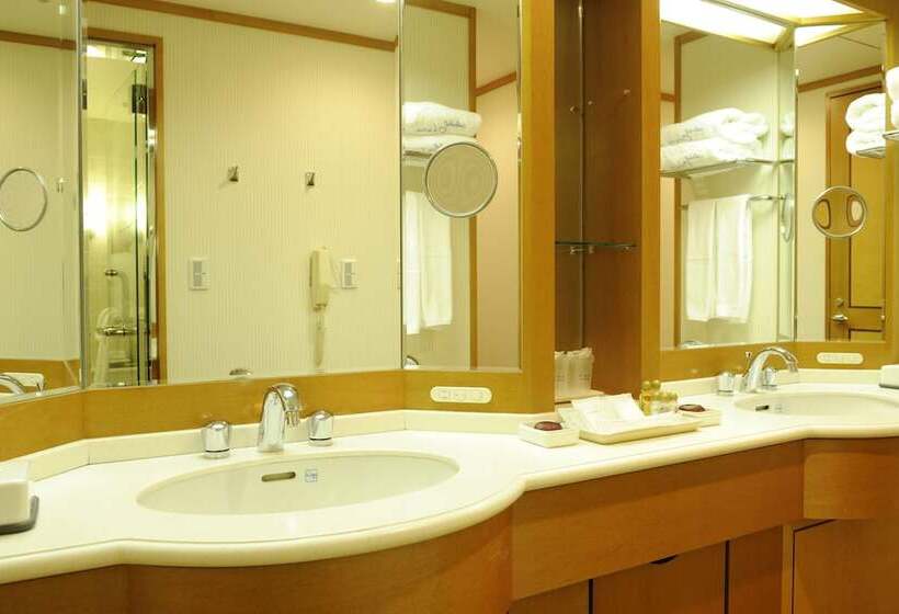 جناح مطل على البحر, Okura Niigata