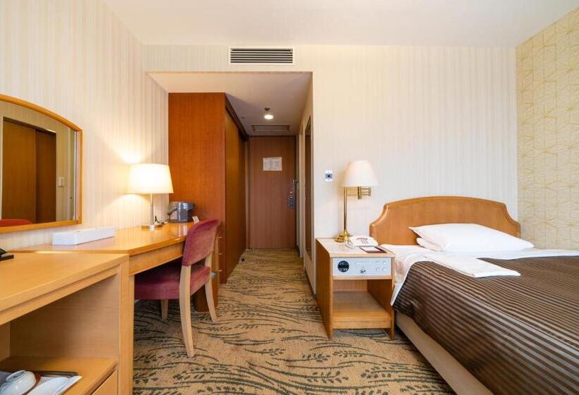 غرفة إقتصادية, Okura Niigata