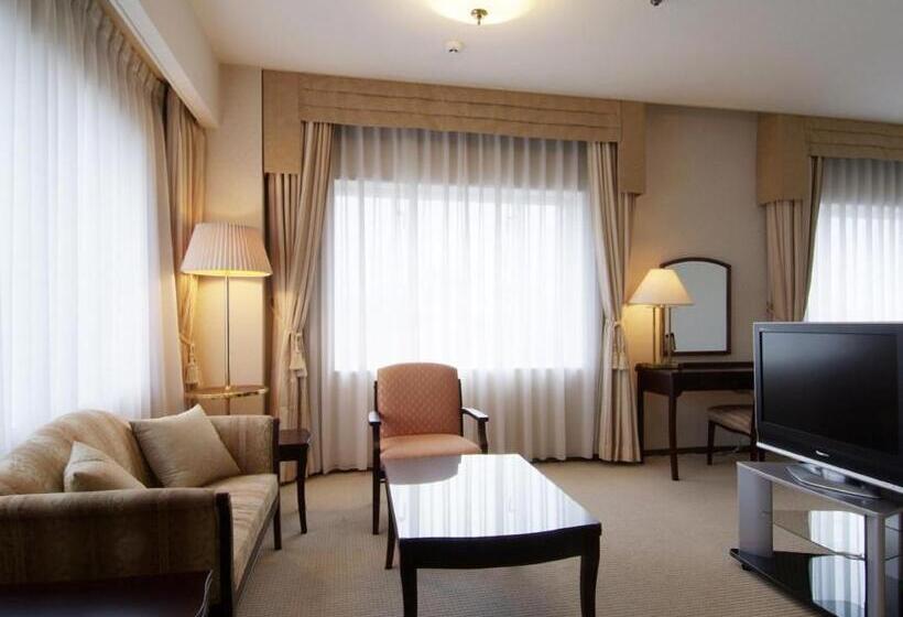 جناح جونيور مطل على النهر, Okura Niigata