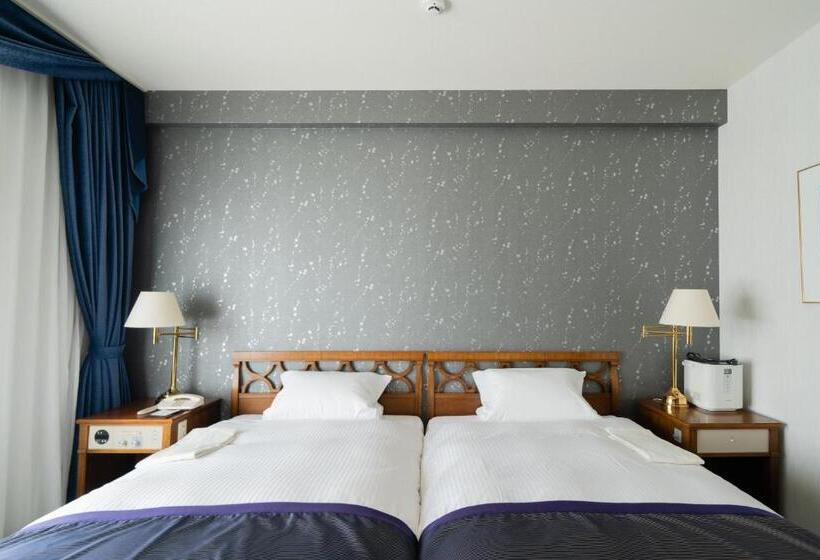 غرفة قياسية, Okura Niigata