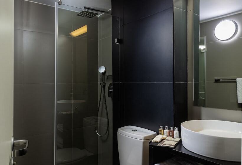 Classic Room City View