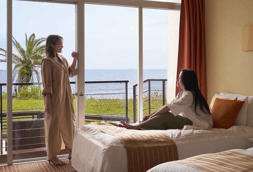 غرفة عائلية, Shimoda Prince