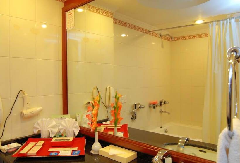 Quarto Deluxe, Swosti Grand