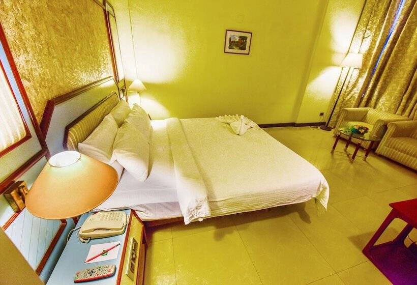 Quarto Deluxe, Swosti Grand