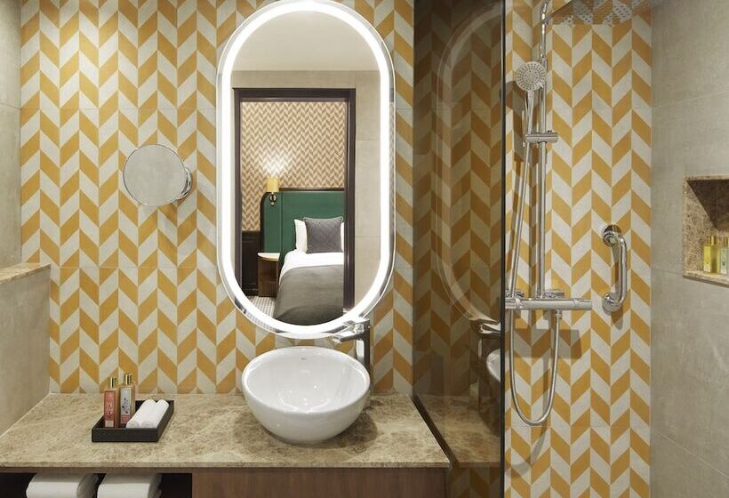 Номер Премиум, The Connaught, New Delhi Ihcl Seleqtions