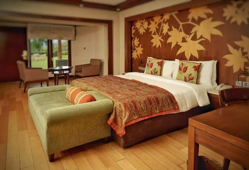 １階のスタンダードルーム, The Lalit Grand Palace Srinagar