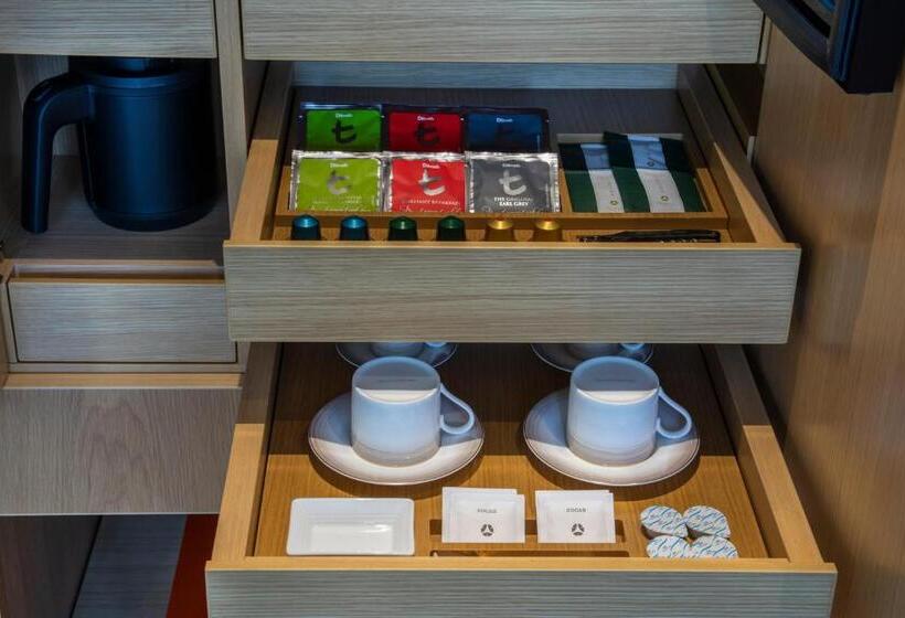 סוויטת קלאב ג'וניור, The Okura Tokyo