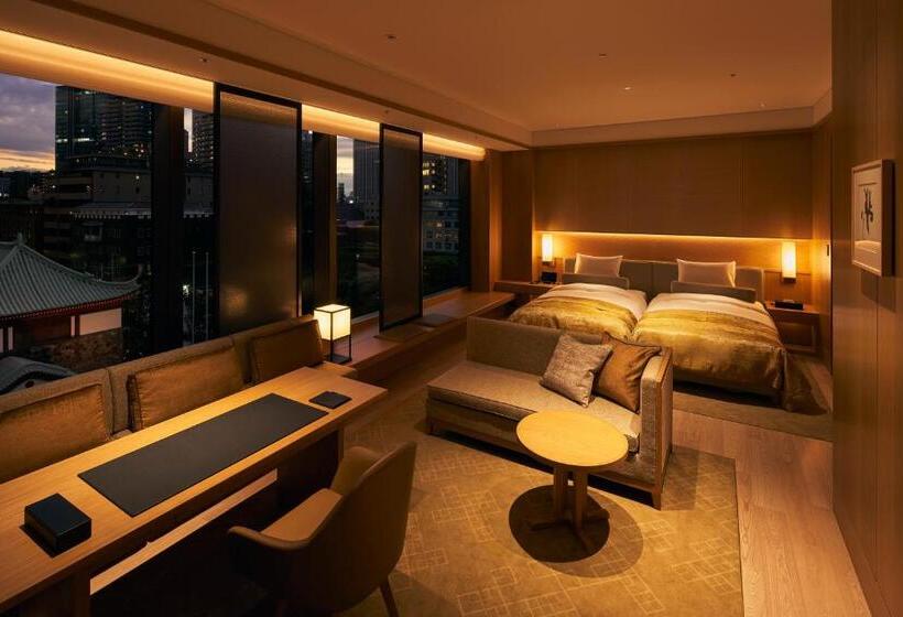 Полулюкс Клуб, The Okura Tokyo