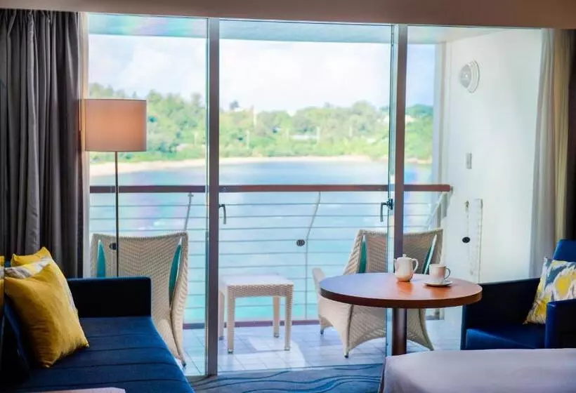 景色の見えるスーペリアルーム, Renaissance Okinawa Resort