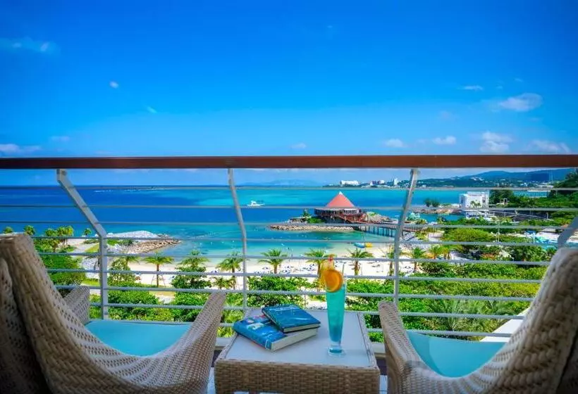 景色の見えるデラックスルーム, Renaissance Okinawa Resort