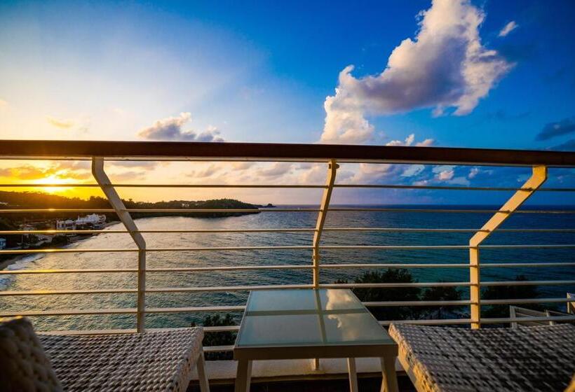 Номер Deluxe с Видом, Renaissance Okinawa Resort
