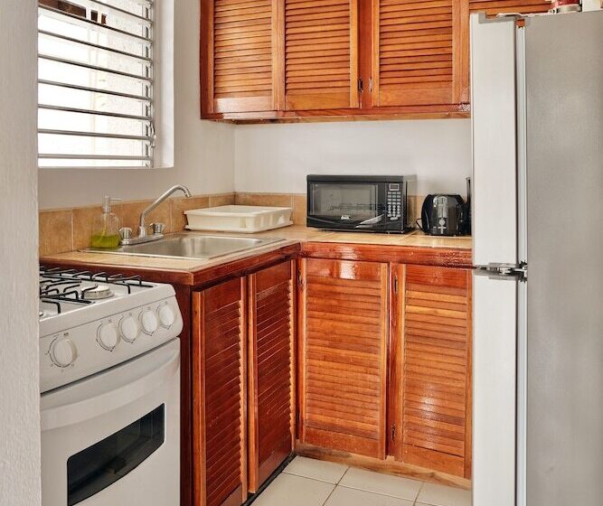 ویلای 1 خوابه با چشم‌انداز باغ, Goblin Hill Villas At San San