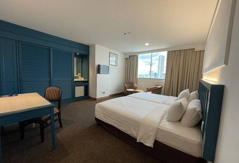 חדר דלוקס, Continental