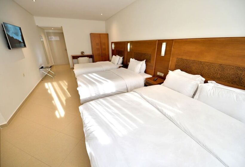 اتاق استاندارد سه نفره, El Djenina