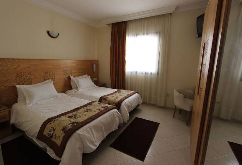 اتاق استاندارد سه نفره, El Djenina