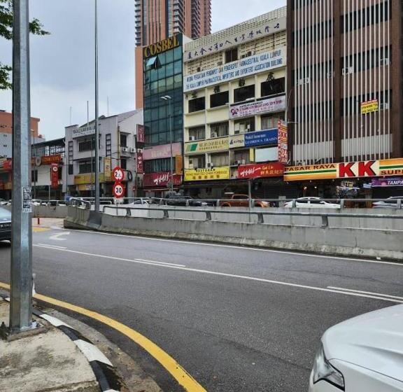 استودیوی استاندارد, Furama Bukit Bintang