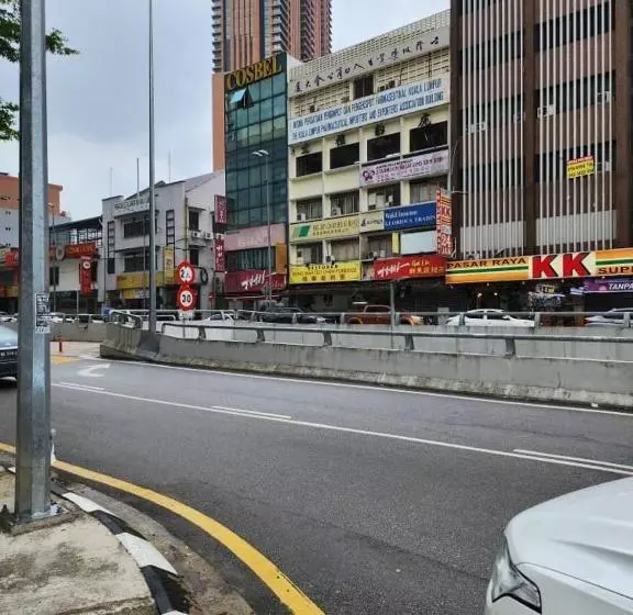 استودیوی استاندارد, Furama Bukit Bintang
