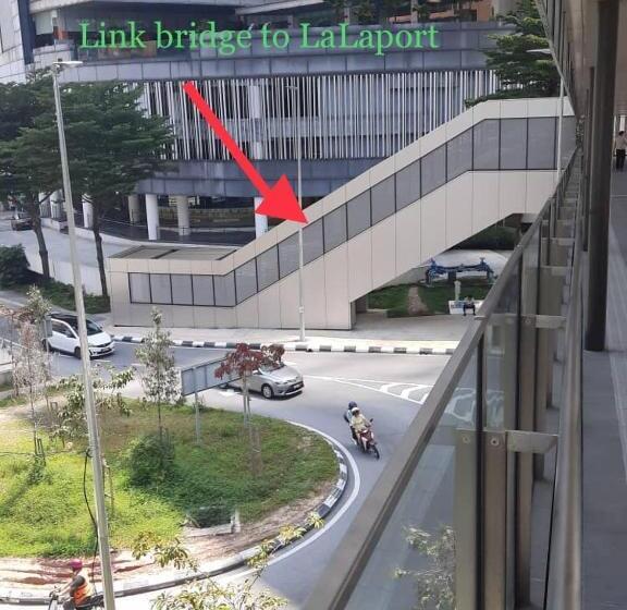 استودیوی استاندارد, Furama Bukit Bintang